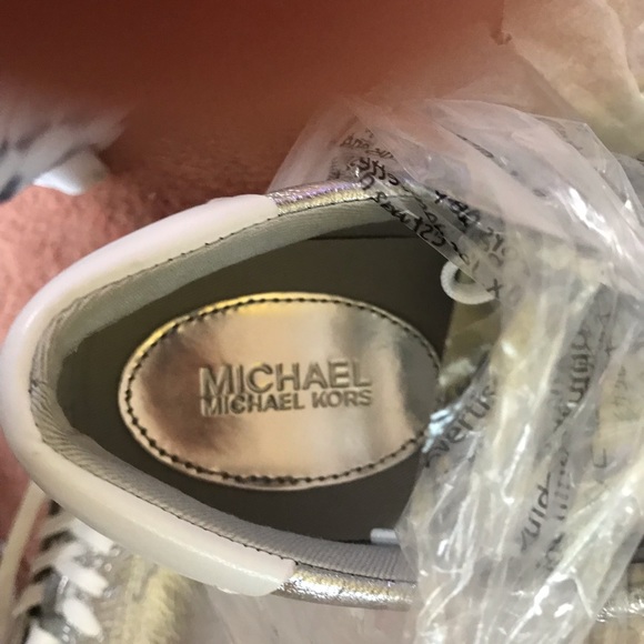 Micheal Kors  brand new silver lace up sneaker - Picture 9 of 15